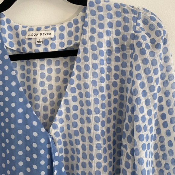 Moon River White and Blue Polka Dot V Neck Blouse Wms Size Small Anthropologie - Picture 7 of 9